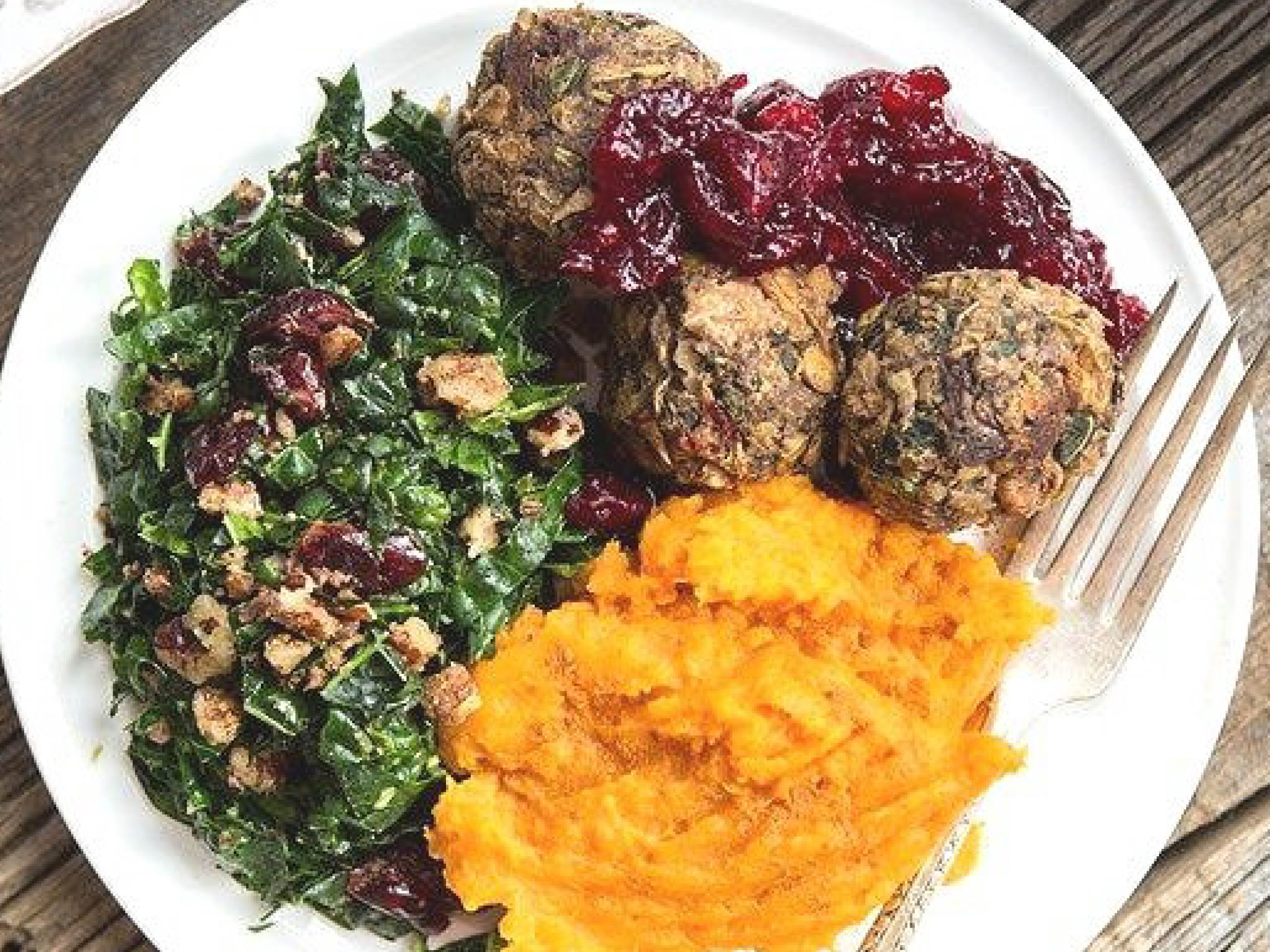 8 tips for navigating holiday meals as a vegan