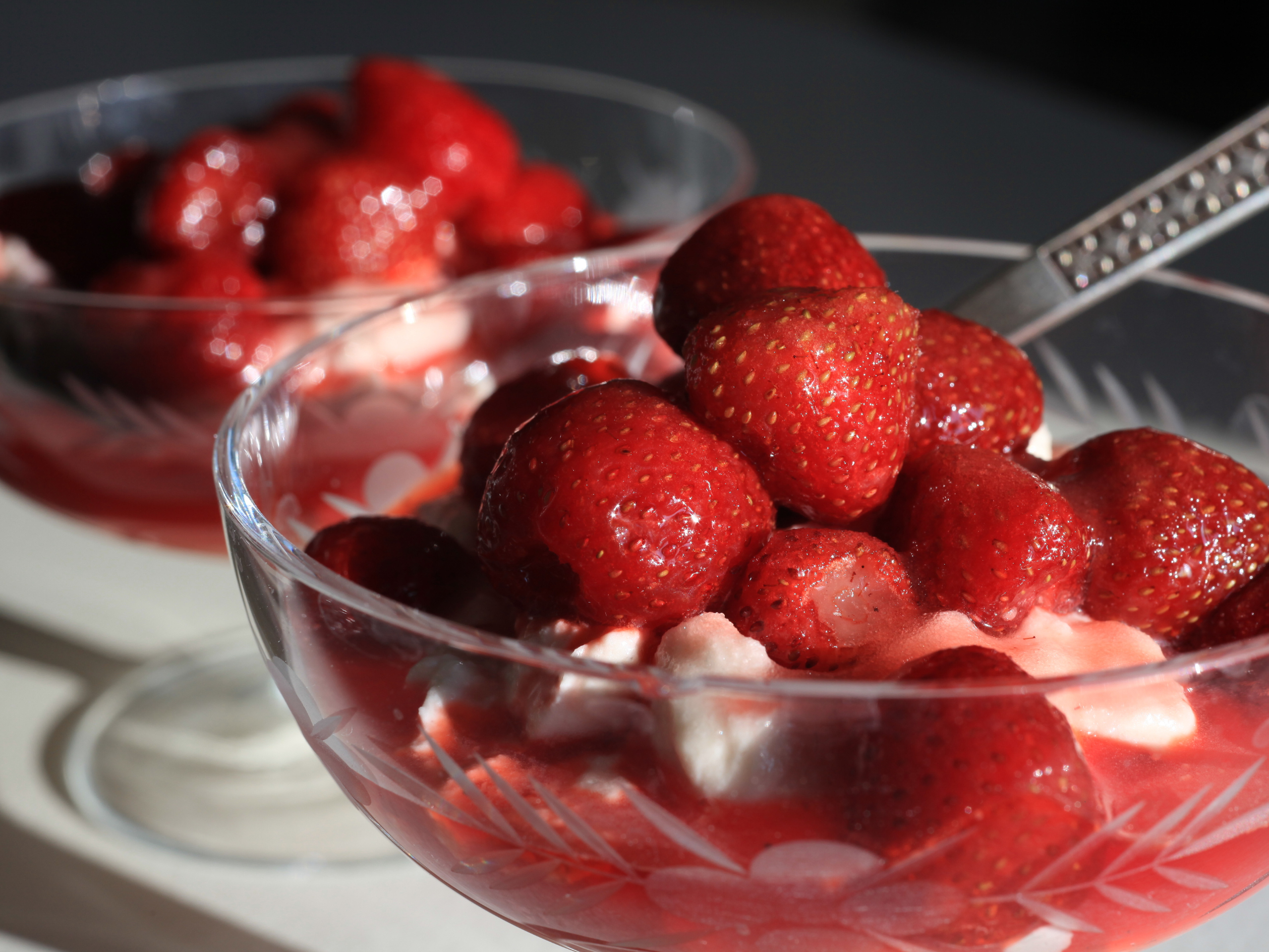 strawberry dessert | thevwn.com